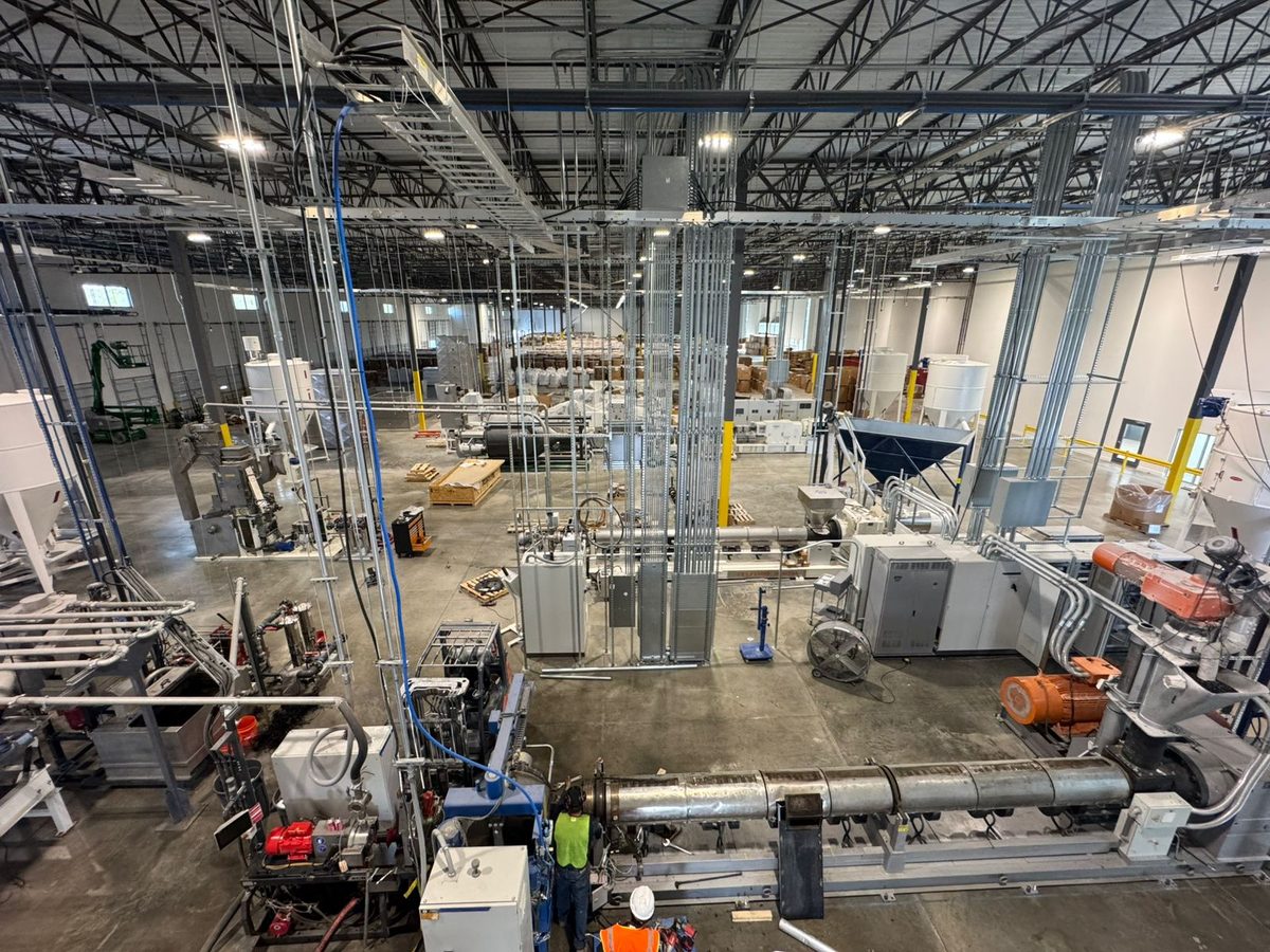Polymer compounding extrusion line